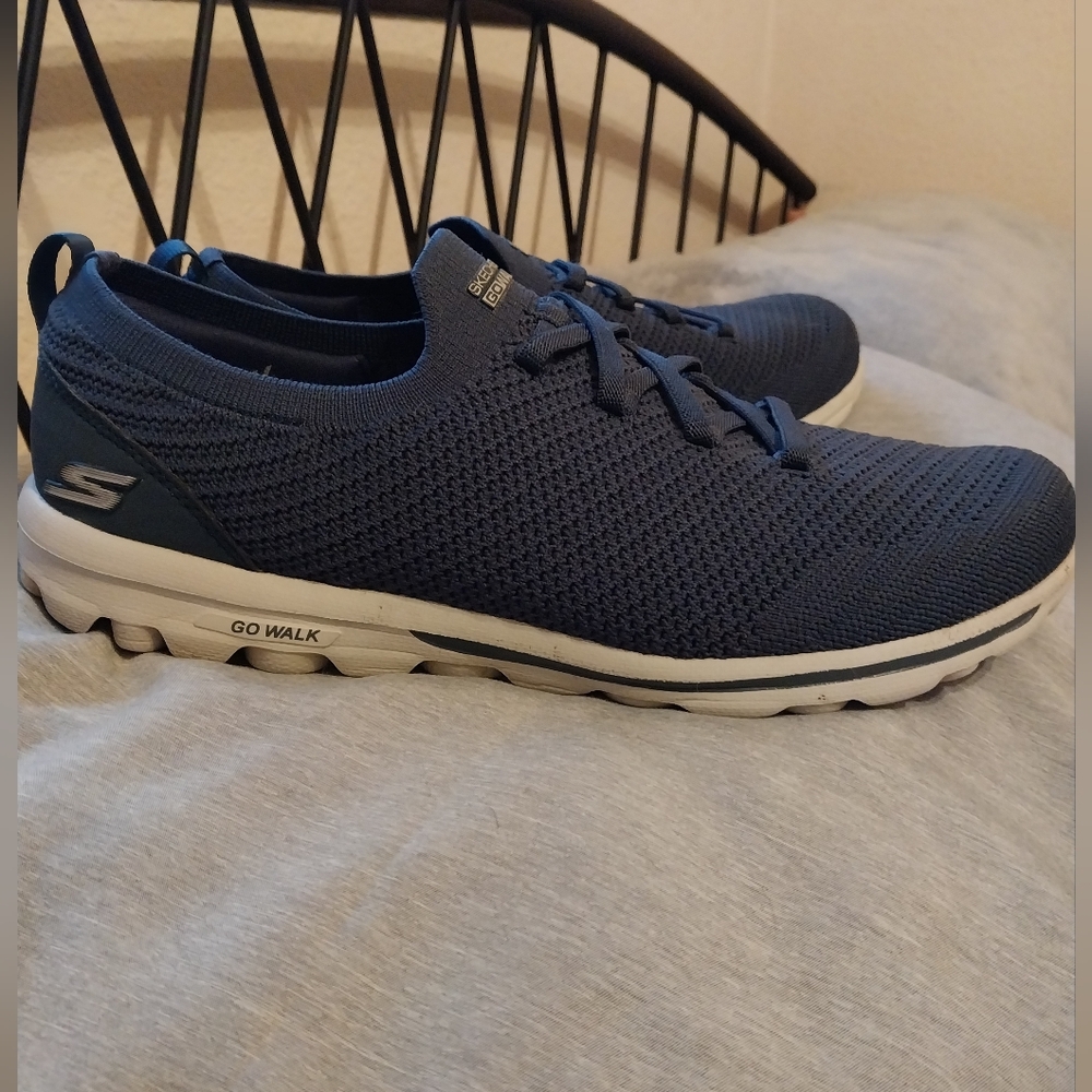 Skechers GOwalk Navy Knit Slip-On Sneakers Size 9 WIDE - Picture 3 of 9